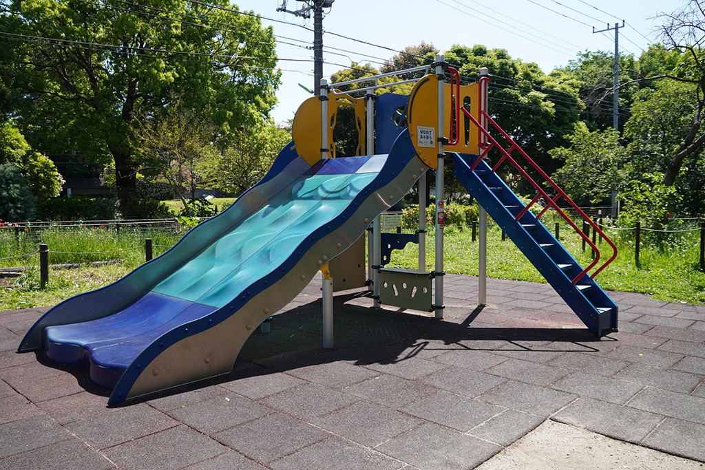 鞍橋側の複合遊具/都立祖師谷公園(東京都/世田谷区)