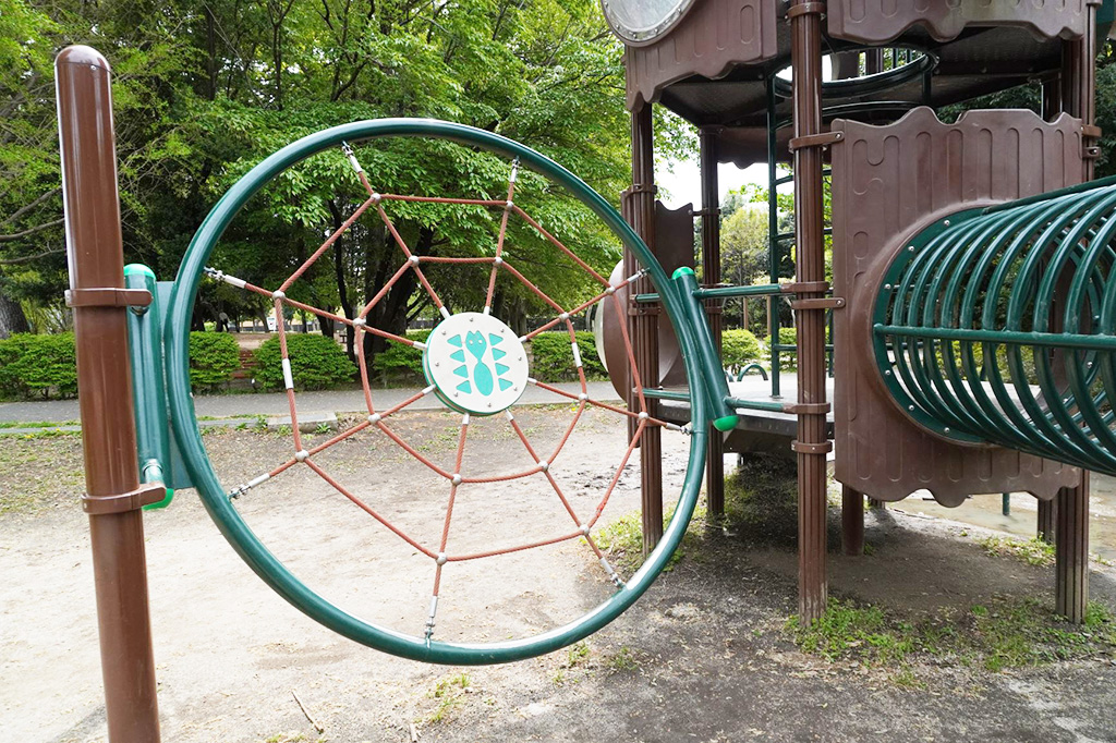 クモの巣のようなネット遊具/都立和田堀公園（東京都/杉並区）