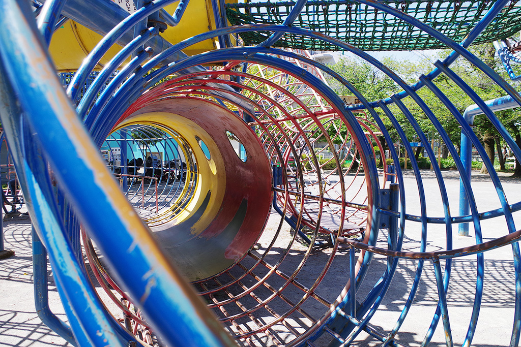 遊具「メビウスの輪」/上千葉砂原公園(東京都/葛飾区)