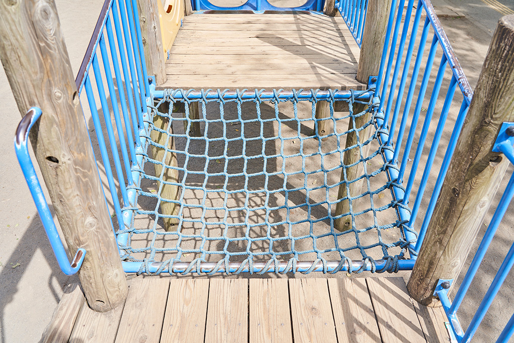 ロープの橋(複合遊具:小)/小平市立中央公園(東京都/小平市)