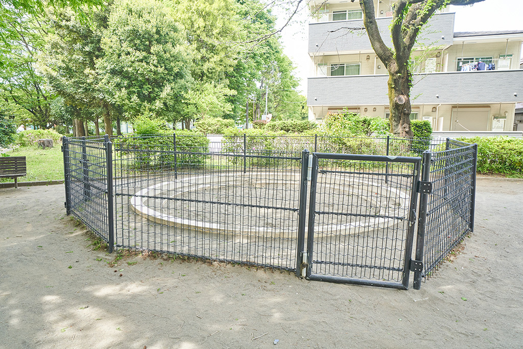 東遊具広場の砂場/小平市立中央公園(東京都/小平市)