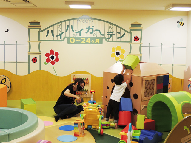ベビー専用エリア「ハイハイガーデン」内部/東京ドームシティ「アソボ~ノ!」(東京都/文京区)