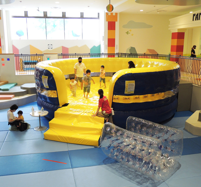 「アドベンチャーオーシャン」のエアキャッスル/東京ドームシティ「アソボ~ノ!」(東京都/文京区)