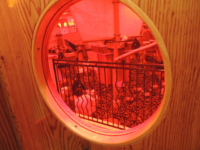 「アドベンチャーオーシャン」のトンネル遊び/東京ドームシティ「アソボ~ノ!」(東京都/文京区)