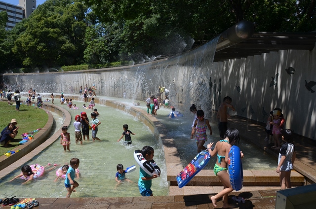 「壁泉」／総合レクリエーション公園（東京都／江戸川区）