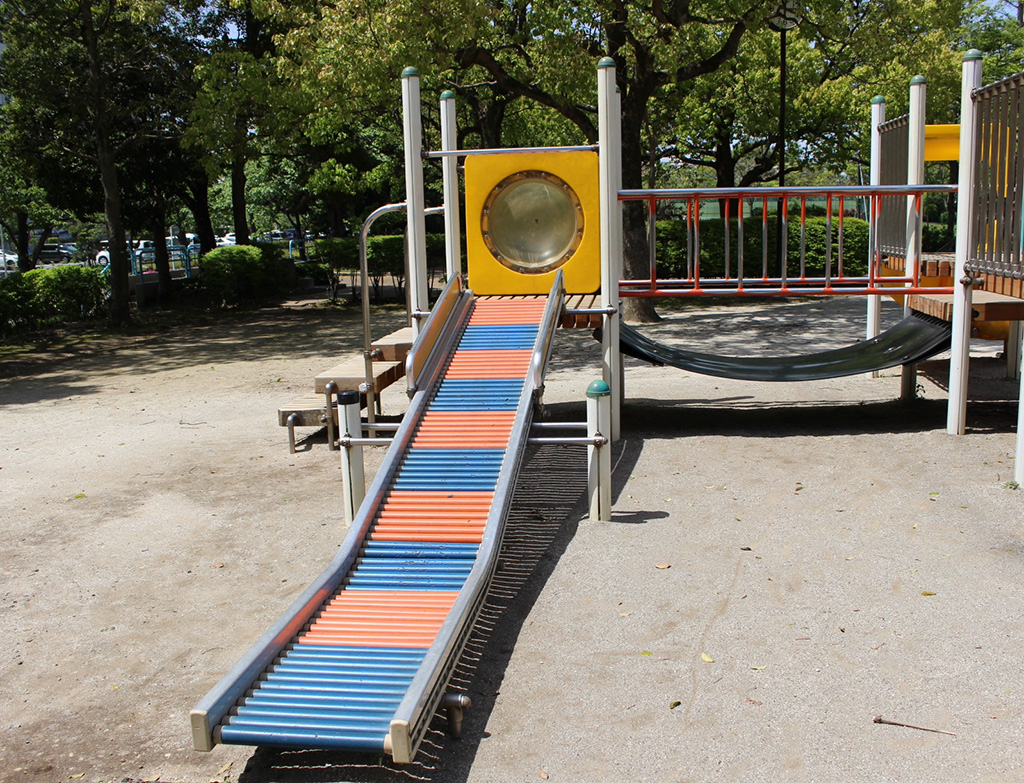 「ローラー滑り台」／総合レクリエーション公園（東京都／江戸川区）