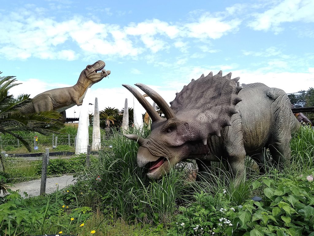 ティラノサウルスとトリケラトプス/伊豆ぐらんぱる公園（静岡県/伊東市）