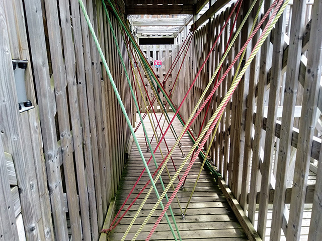 「船型立体迷路～KAiZOKU～」のロープ/伊豆ぐらんぱる公園（静岡県/伊東市）