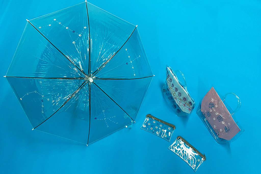 専用インクを使えは、ビニールやプラスチックにも押せます