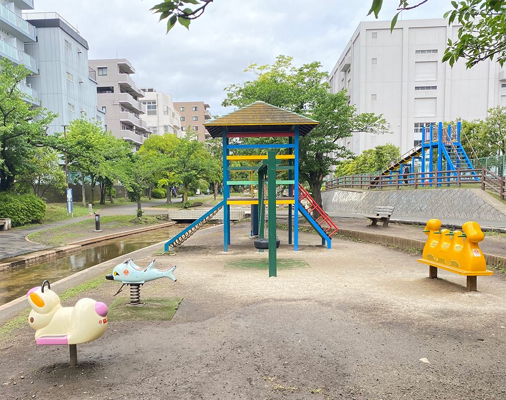 ロッキング遊具、スプリング遊具/大横川親水公園（東京都/墨田区）