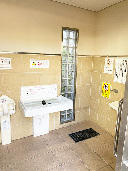おむつ交換台のあるトイレ/大横川親水公園（東京都/墨田区）