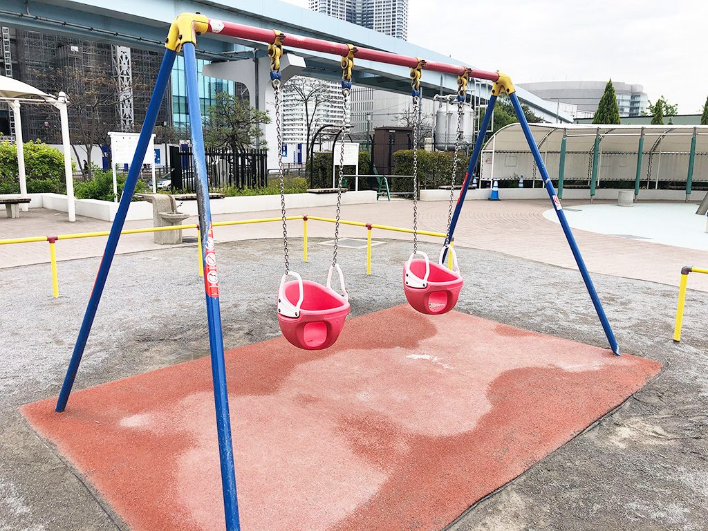 幼児用ブランコ/豊洲公園（東京都/江東区）