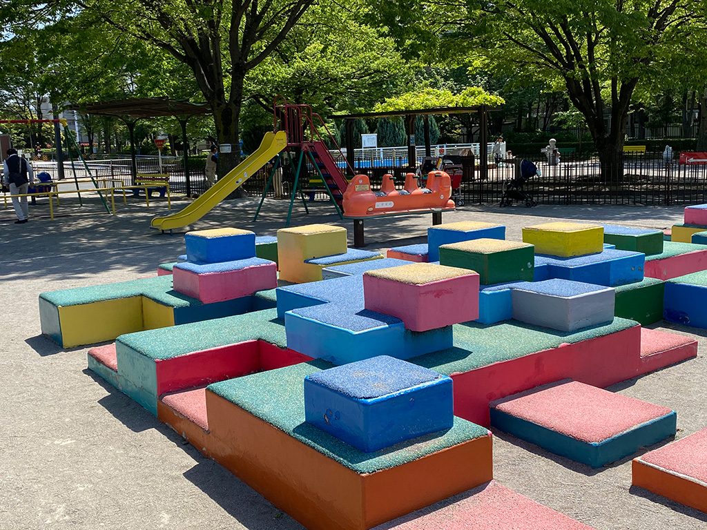 キューブ遊具/大谷田南公園（東京都/足立区）