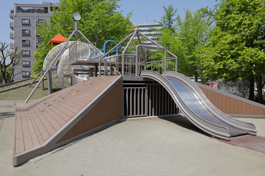 「滑り台」／宇喜田さくら公園（東京都／江戸川区）
