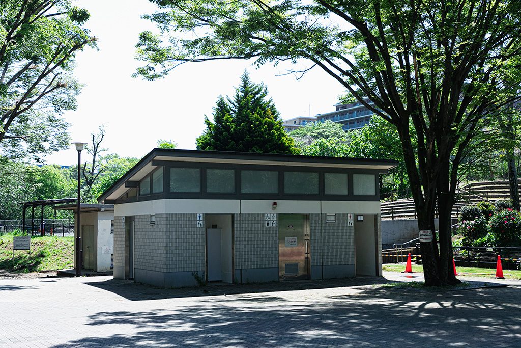 園内のトイレ/戸山公園（東京都/新宿区）
