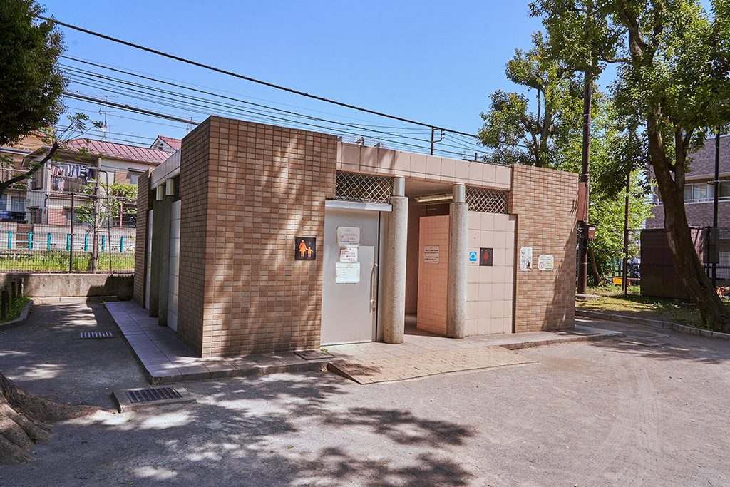 園内のトイレ/落合公園(東京都/新宿区)
