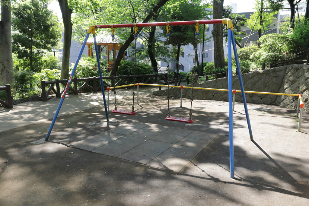 「2連ブランコ」/須藤公園(東京都/文京区)