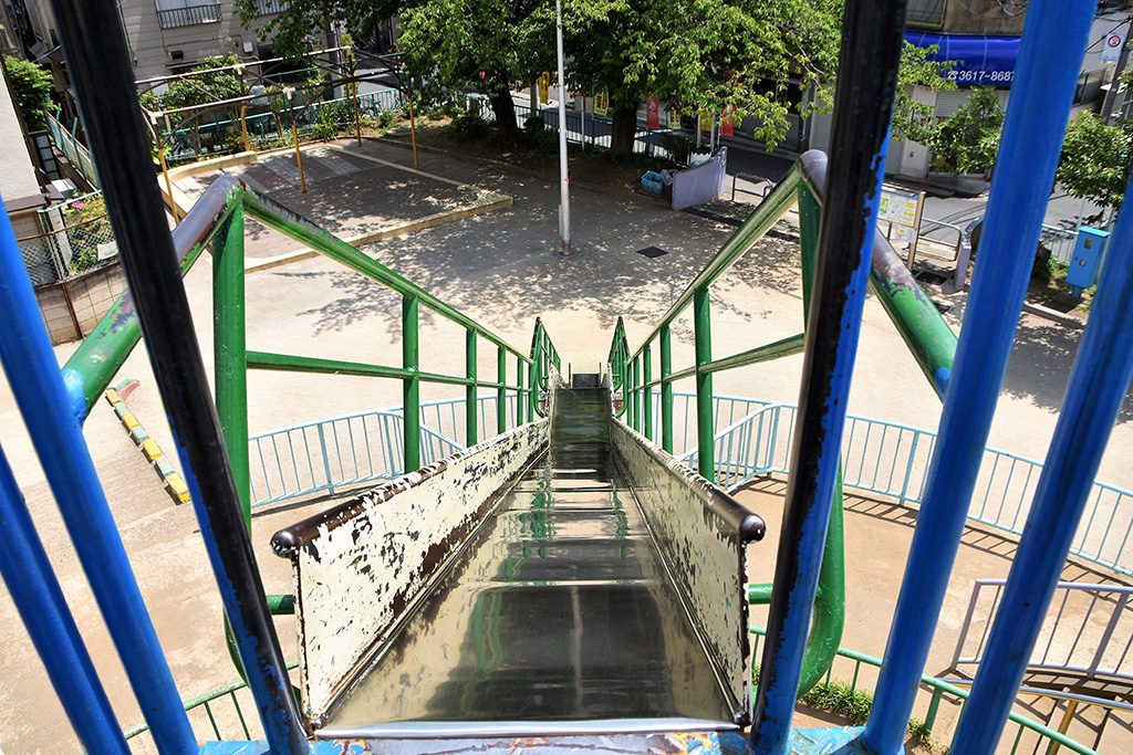 滑り台の上からの眺め/京島南公園(東京都/墨田区)