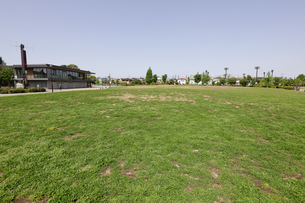 「憩いのはらっぱ」/下高井戸おおぞら公園(東京都/杉並区)
