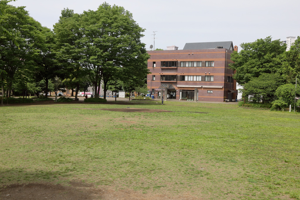 「乞田・貝取コミュニティセンター」/乞田・貝取ふれあい広場公園(東京都/多摩市)