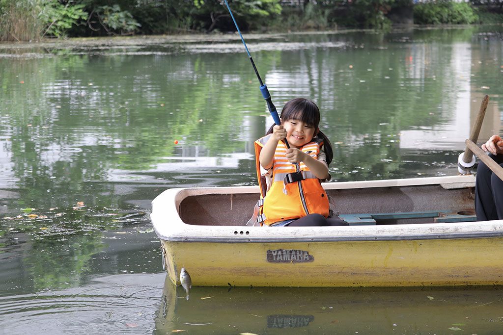 ボート釣り体験の様子