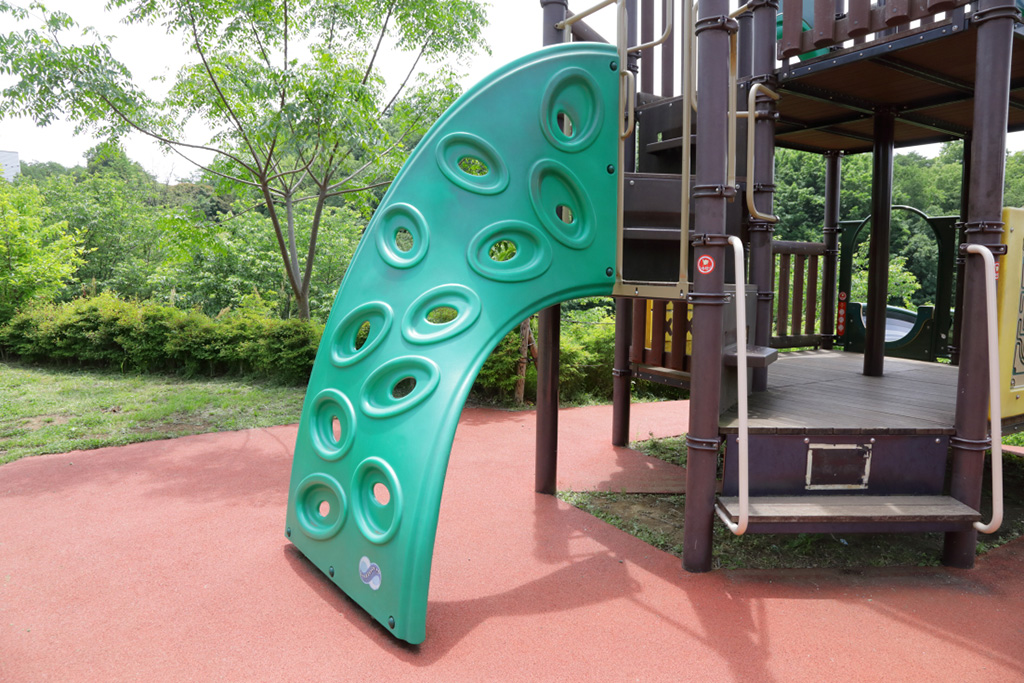 「クライミング」/桜ヶ丘公園(東京都/多摩市)