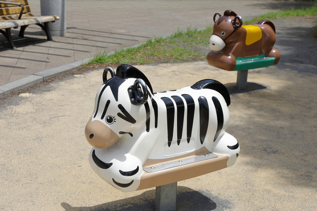 「ロッキング遊具」/桜ヶ丘公園(東京都/多摩市)