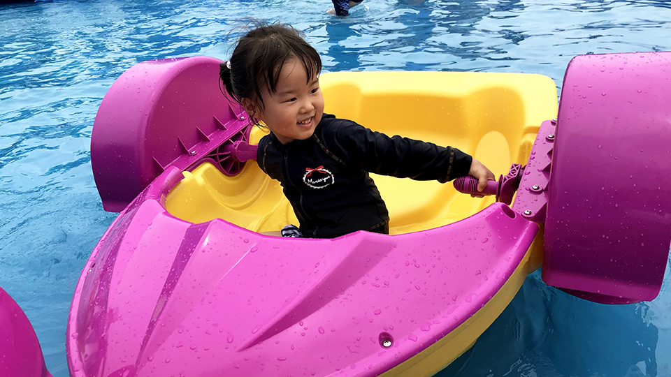 滑り台付きの巨大プール「シロクマランド・南の島」/名港スプラッシュガーデン(愛知県/名古屋市)