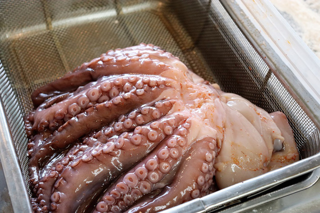 たこ姿焼きのたこ(やま髙)/道の駅東浦ターミナルパーク(淡路島)