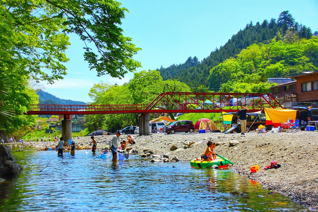 魚つかみ取り体験/「ケニーズ・ファミリー・ビレッジ」(埼玉県/飯能市)