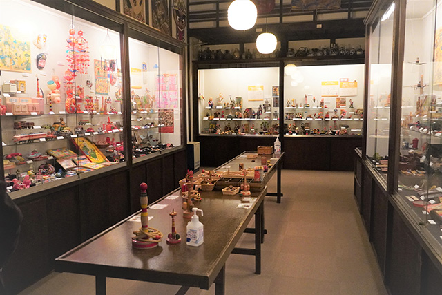 日本のコマやベーゴマなどで遊べるコーナー/日本玩具博物館（兵庫県/姫路市）