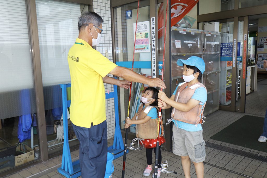 釣り竿、バケツ、ライフジャケットのレンタル