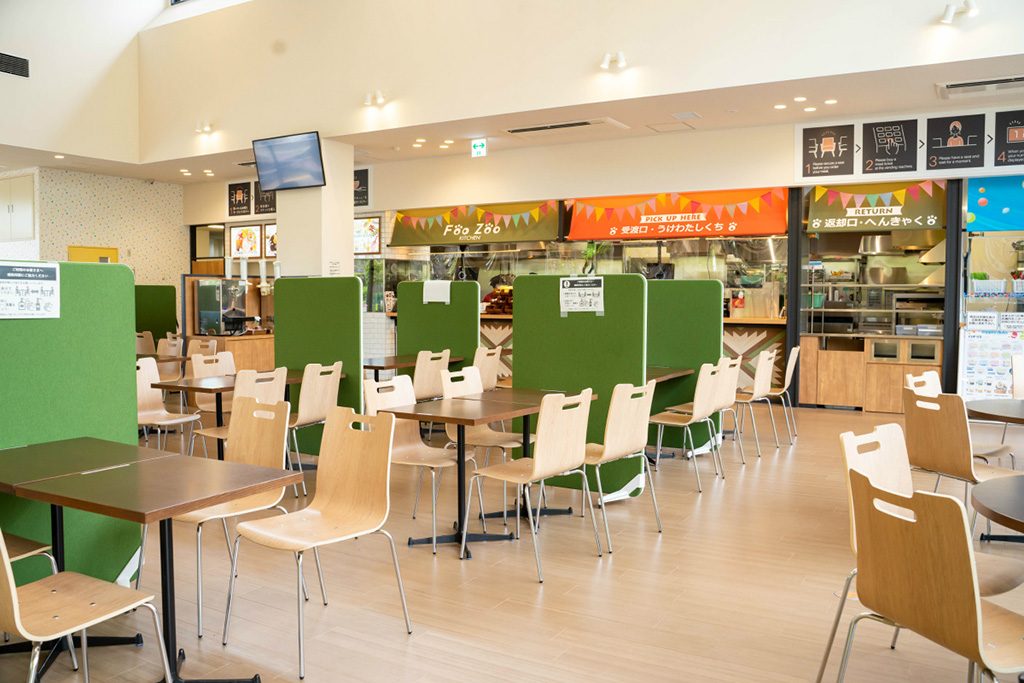 フードコート「FooZoo(フーズー)」店内/天王寺動物園(大阪府/大阪市)
