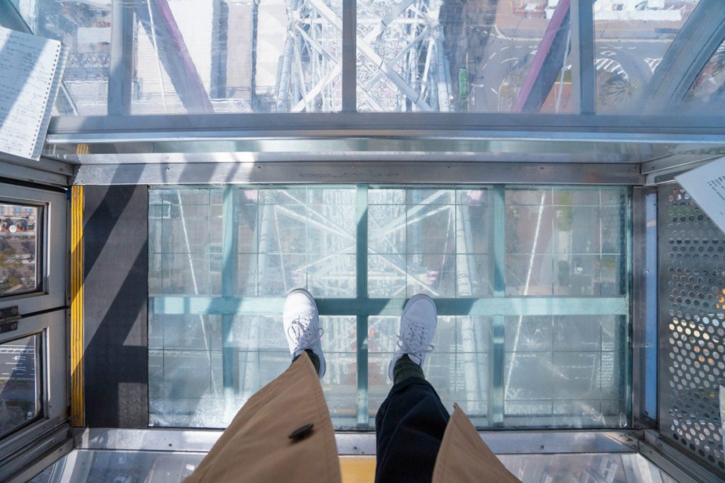 シースルーゴンドラの床面は透明でスリル満点/天保山マーケットプレース(大阪府/大阪市)