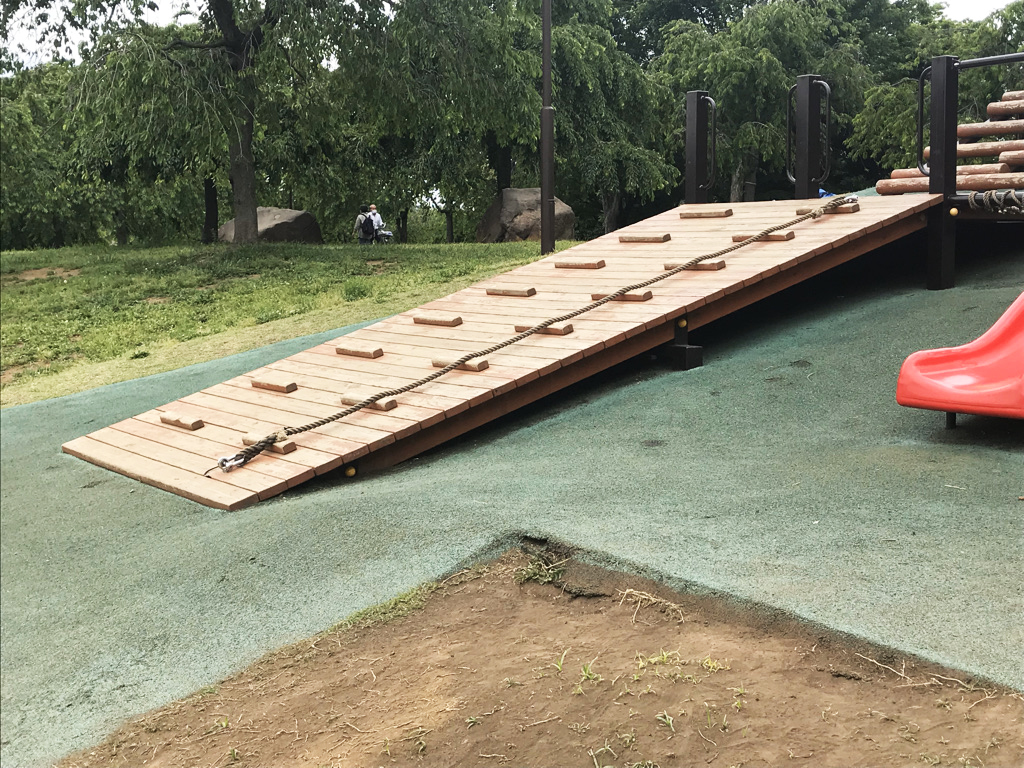 「ロープ登り」/尾久の原公園(東京都/荒川区)