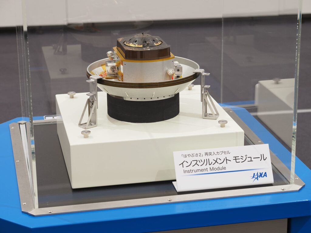 小惑星探査機「はやぶさ2」