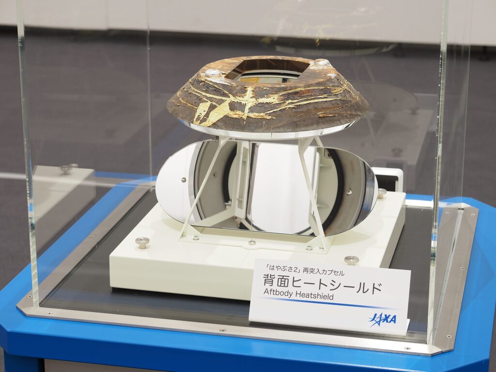 小惑星探査機「はやぶさ2」
