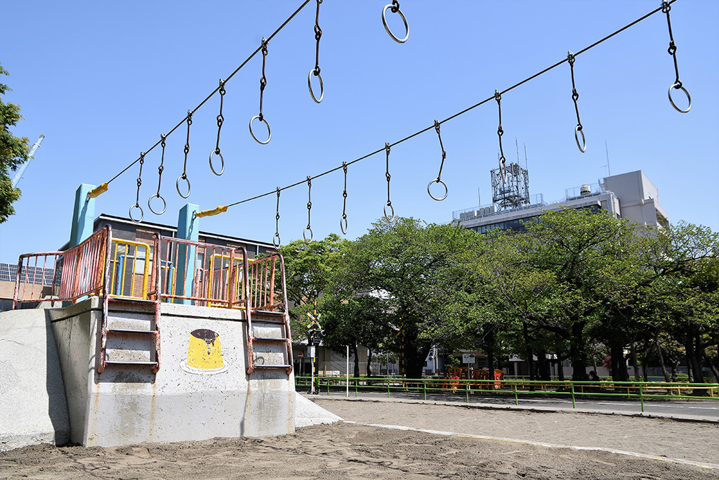 「吊り輪」／萩中公園（東京都／大田区）