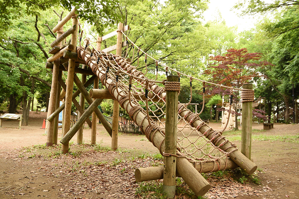 「ネット＆丸太橋」／平和の森公園フィールドアスレチック（東京都／大田区）
