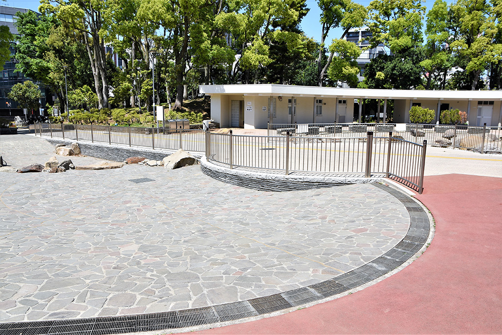 「じゃぶじゃぶ池」／教育の森公園（東京都／文京区）