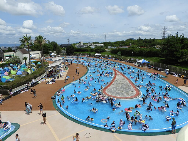 屋外の流水プール/草津市ロクハ公園（滋賀県/草津市）