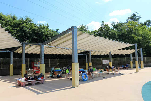 日よけのある休憩所/草津市ロクハ公園（滋賀県/草津市）