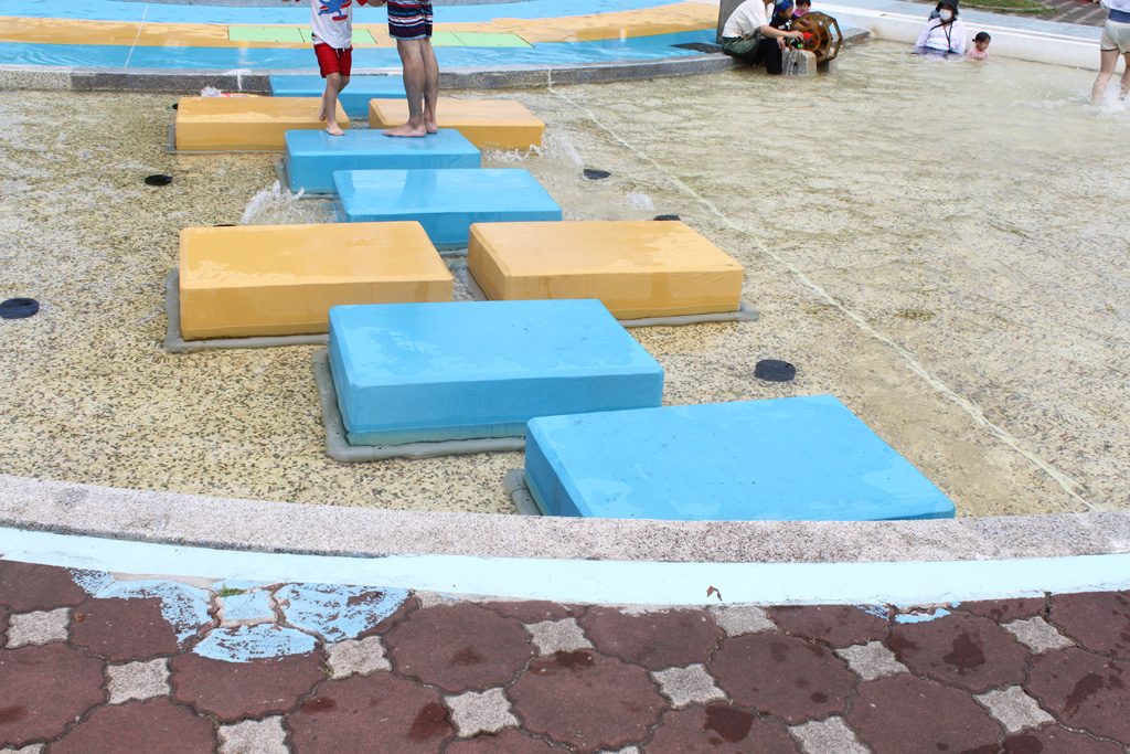 「びっくりステップ」/西猪名公園 ウォーターランド(兵庫県/川西市)