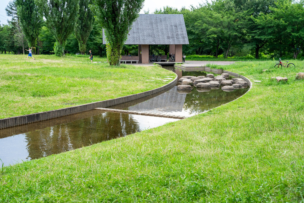 公園の南側に位置する「流れ」/山田池公園(大阪府/枚方市)