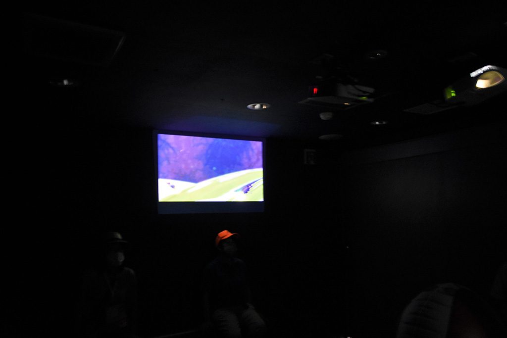 東武動物公園の「ほたリウム」館内