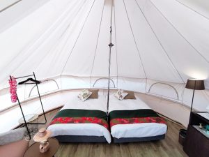 あのハワイアンズでグランピング!?常夏のプールも温泉も楽しめる「マウナヴィレッジ」