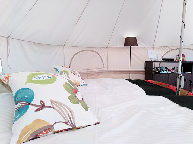 「グランテント」内/ハワイアンズグランピング マウナヴィレッジ(スパリゾートハワイアンズ)(福島県/いわき市)