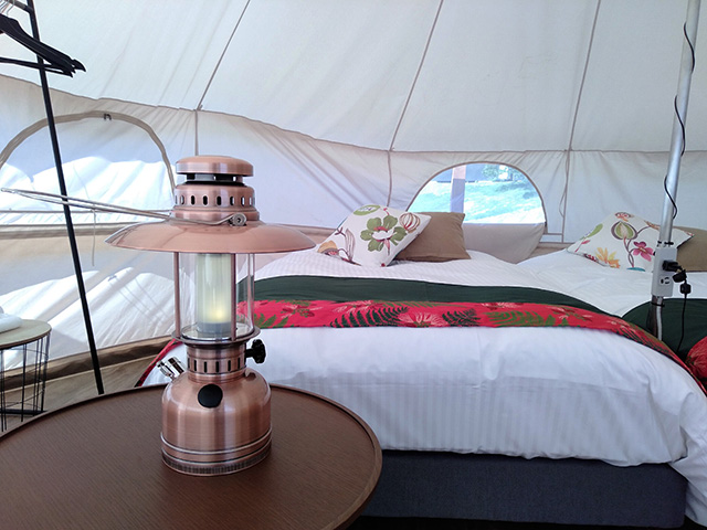 「グランテント」内/ハワイアンズグランピング マウナヴィレッジ(スパリゾートハワイアンズ)(福島県/いわき市)