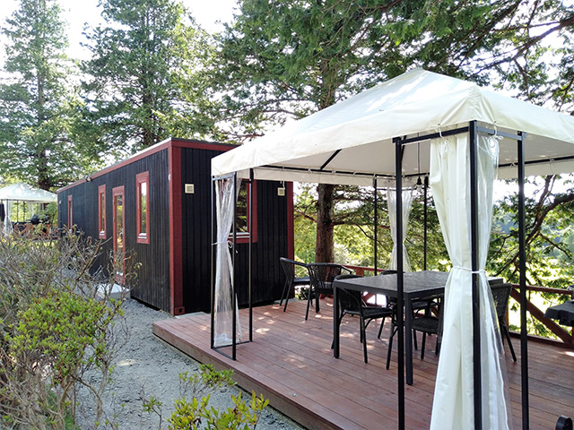 トレーラーハウスを使った「ウッドキャビン」/ハワイアンズグランピング マウナヴィレッジ(スパリゾートハワイアンズ)(福島県/いわき市)
