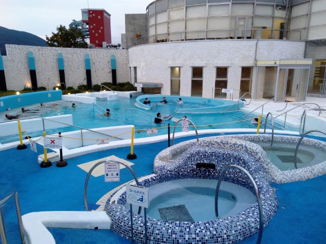 屋外スパ「スパガーデンパレオ」/スパリゾートハワイアンズ(福島県/いわき市)